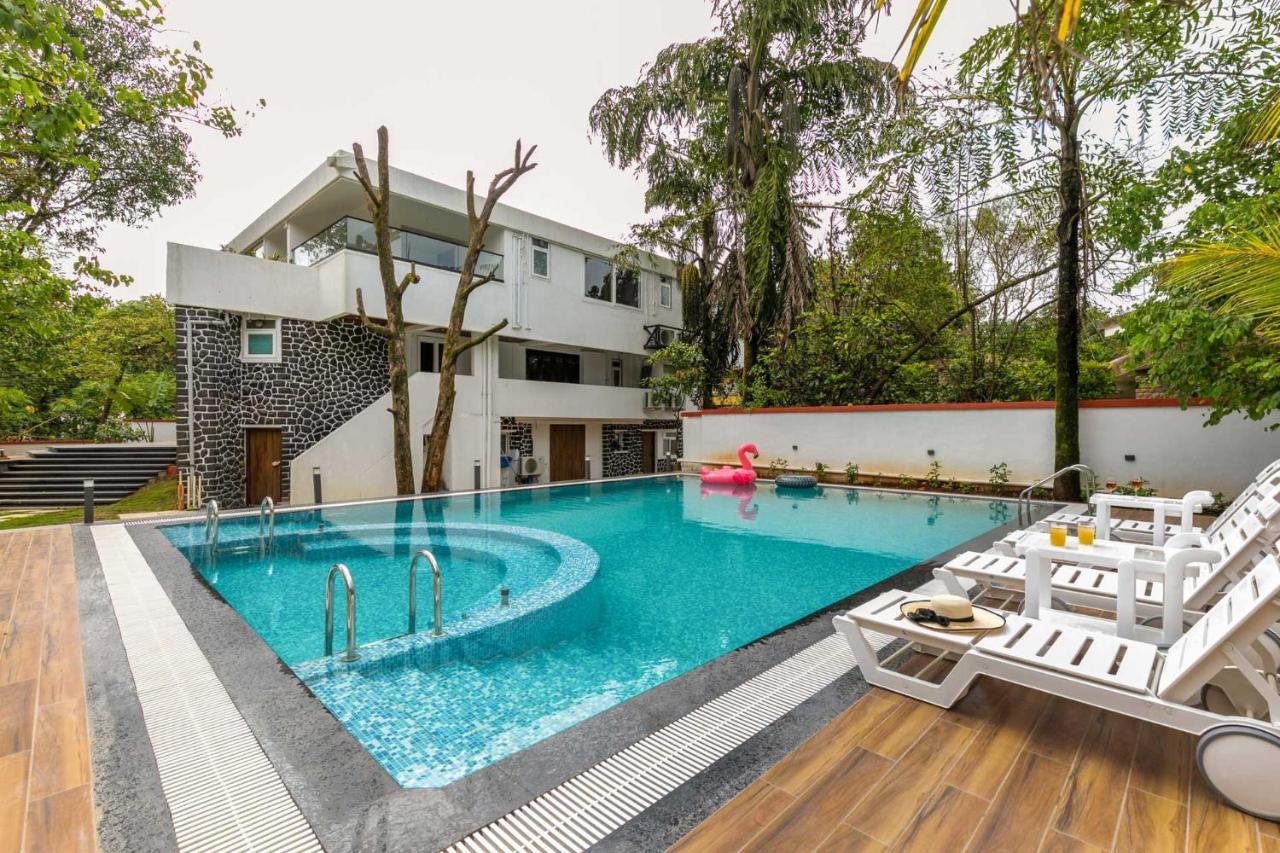 The Grey Medley By Stayvista With Mediterranean Interiors, Swimming Pool, Jacuzzi, Projector & A Lush Lawn With Gazebo Lonavala Exterior foto