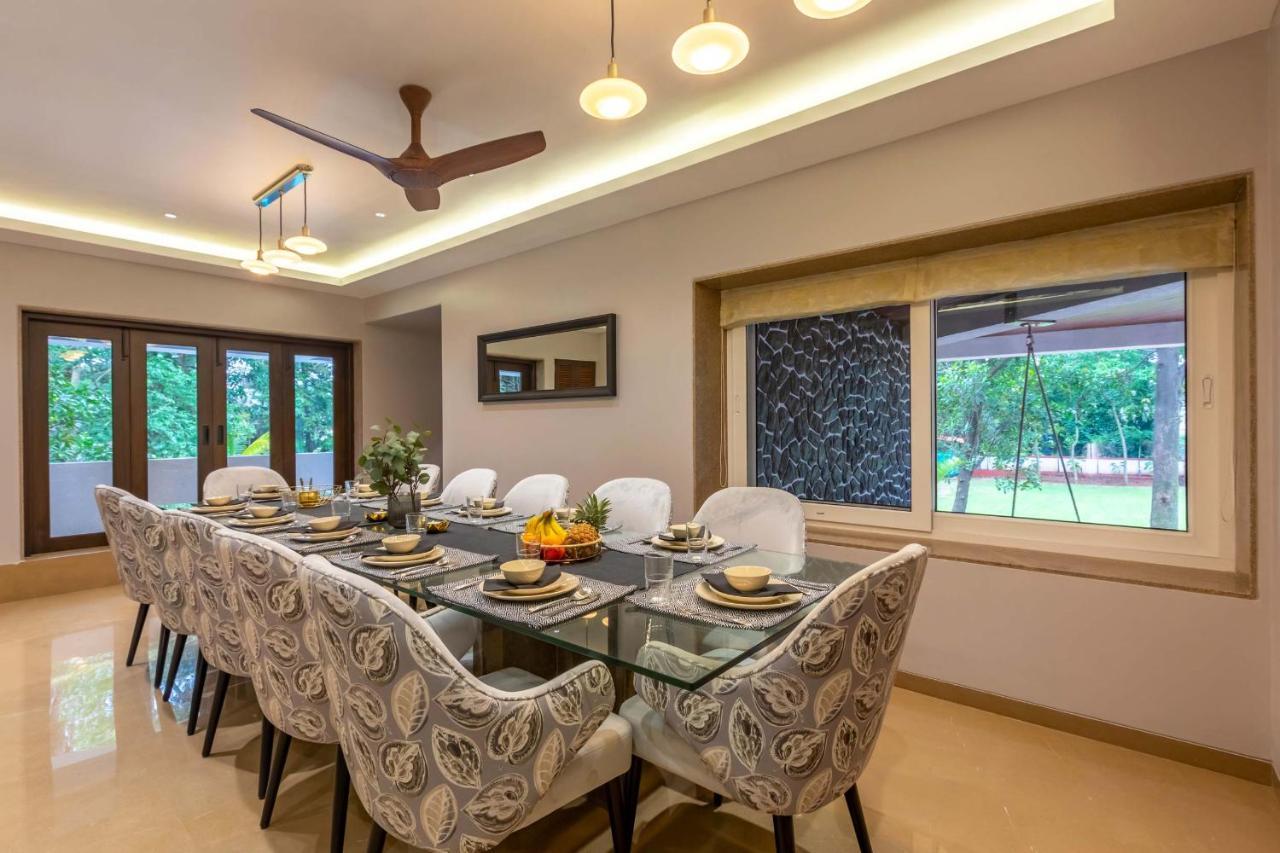 The Grey Medley By Stayvista With Mediterranean Interiors, Swimming Pool, Jacuzzi, Projector & A Lush Lawn With Gazebo Lonavala Exterior foto
