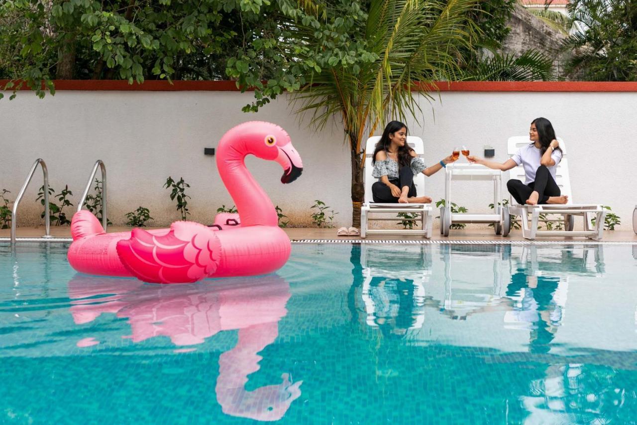 The Grey Medley By Stayvista With Mediterranean Interiors, Swimming Pool, Jacuzzi, Projector & A Lush Lawn With Gazebo Lonavala Exterior foto